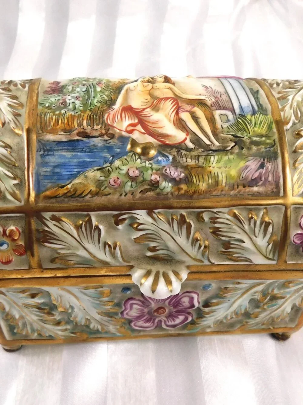 Capodimonte Porcelain Storage Trinket Box # 27031